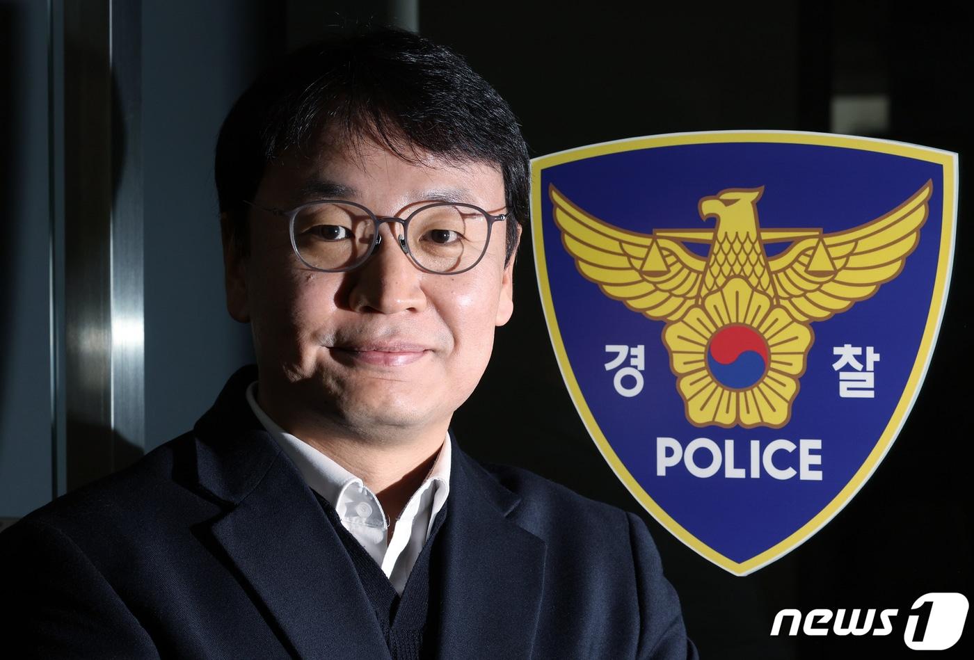 본문 이미지 - 하동진 서울경찰청 청소년보호계장이 30일 오전 서울 종로구 내자동 서울경찰청에서 뉴스1과 인터뷰를 하고 있다. 2024.1.30/뉴스1 ⓒ News1 박정호 기자