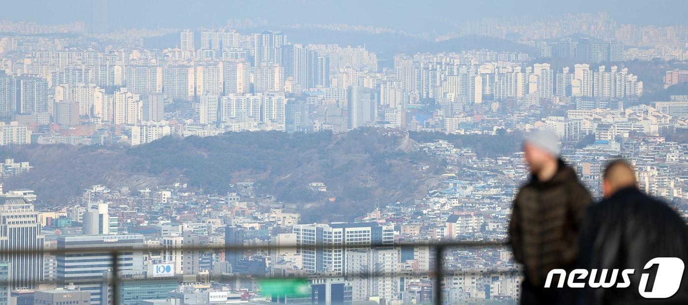 본문 이미지 - 사진은 이날 서울 남산에서 바라본 아파트단지 모습. 2024.1.30/뉴스1 ⓒ News1 김명섭 기자