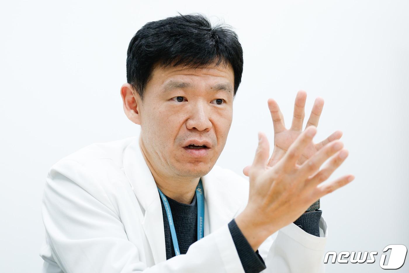 본문 이미지 - 황지웅 중앙대학교 광명병원 외과 교수가 12일 경기 광명시 중대광명병원에서 뉴스1과 인터뷰를 하고 있다. /뉴스1 ⓒ News1 안은나 기자