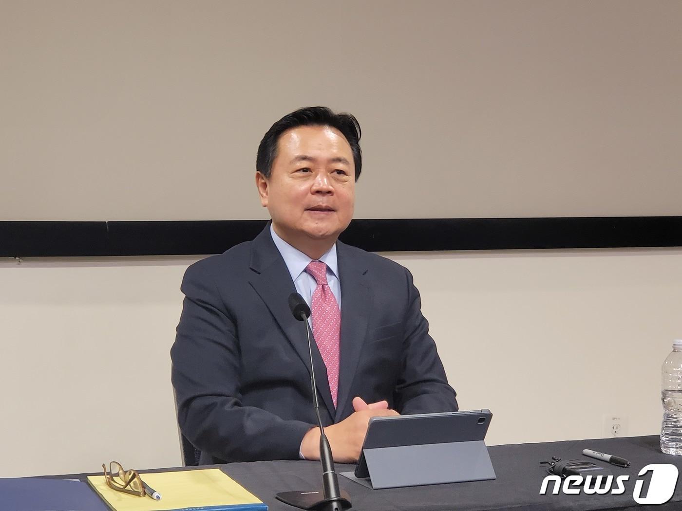 본문 이미지 - 조현동 주미대사가 30일(현지시간) 워싱턴DC 한국문화원에서 특파원간담회를 갖고 있다. 2024.01.30. ⓒ News1 김현 특파원