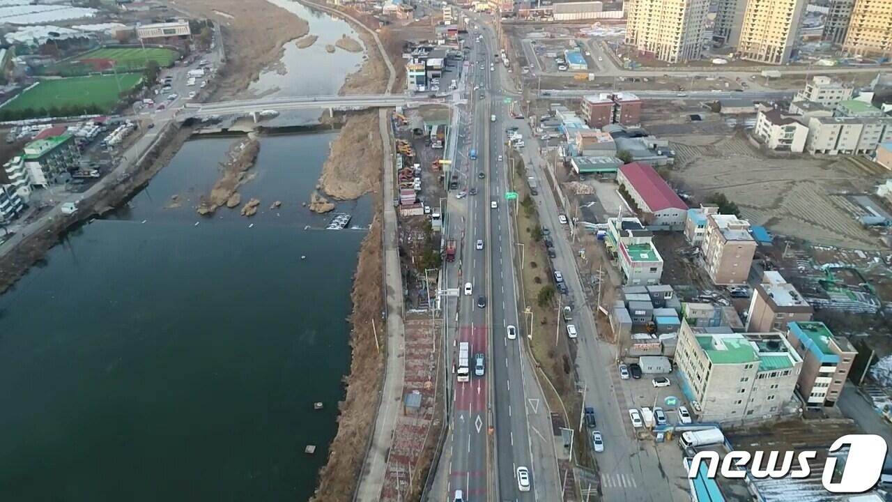 본문 이미지 - 31일 전면 개통된 경안천교 모습.(용인시 제공)