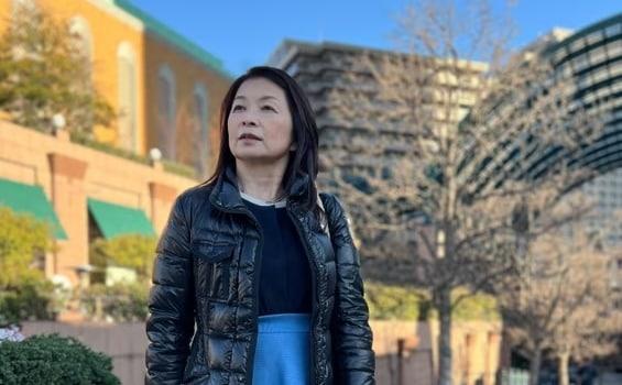 본문 이미지 - 60대 중반의 나이에도 성인물에 계속 출연중인 인기 배우 토다 에미. 가디언 갈무리