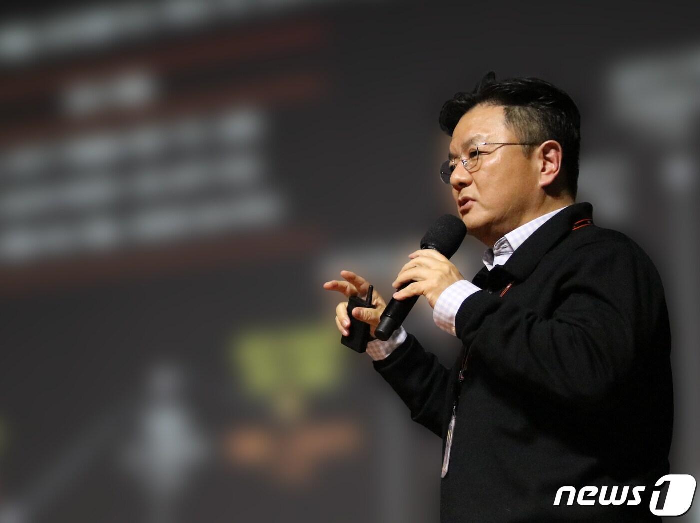 본문 이미지 - 이성수 한화정밀기계 대표이사가 5일 열린 비전 선포식에서 발언하고 있다.(한화정밀기계 제공)