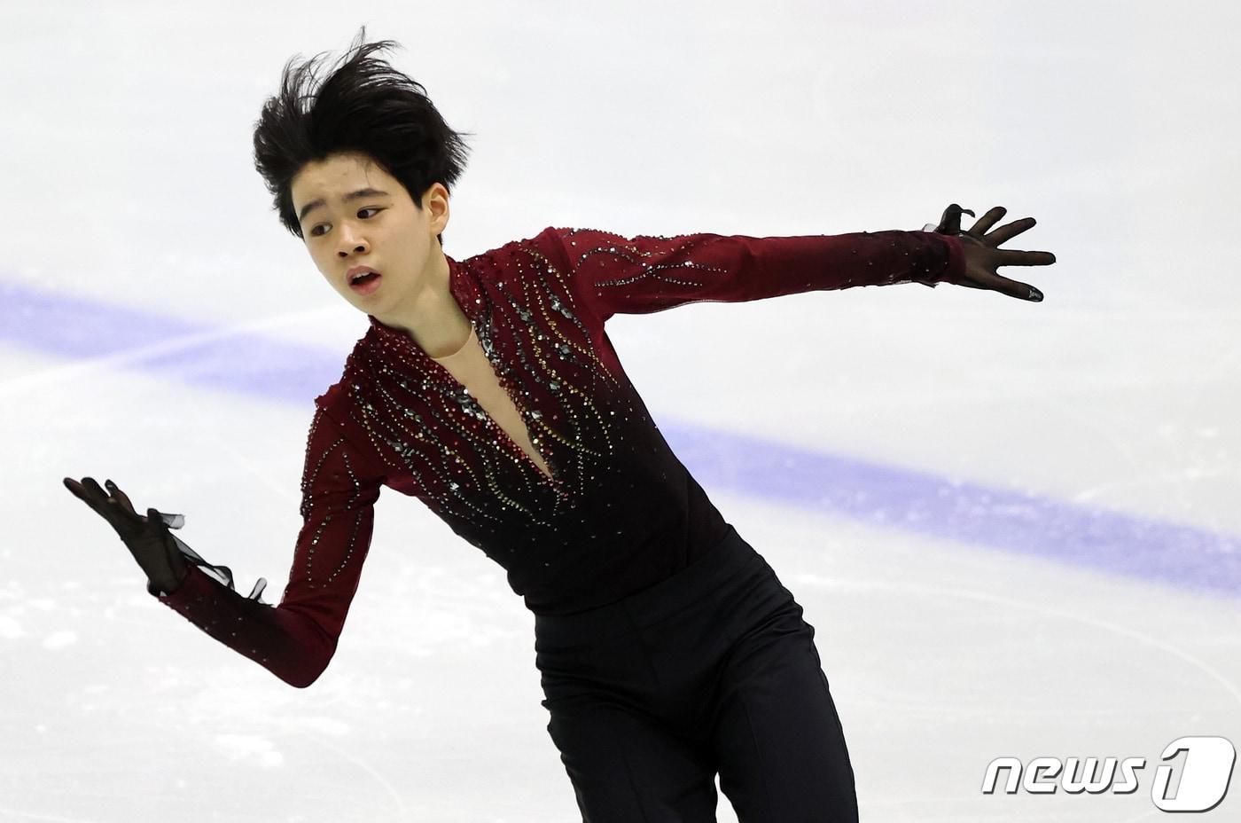 서민규&#40;경신중학교&#41;가 7일 오후 경기도 의정부실내빙상장에서 열린 ‘제78회 전국남녀 피겨스케이팅 종합선수권 대회’에서 남자 시니어 싱글 프리 연기를 선보이고 있다. 2024.1.7/뉴스1 DB ⓒ News1 김진환 기자