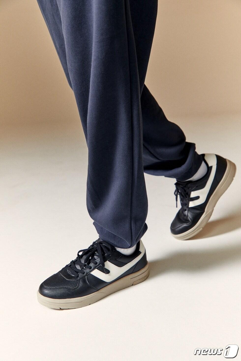 본문 이미지 - 프로-스펙스는 홍대 라이즈 오토그래프 컬렉션(라이즈 호텔)에 공식 유니폼화를 지원한다.(프로-스펙스제공)