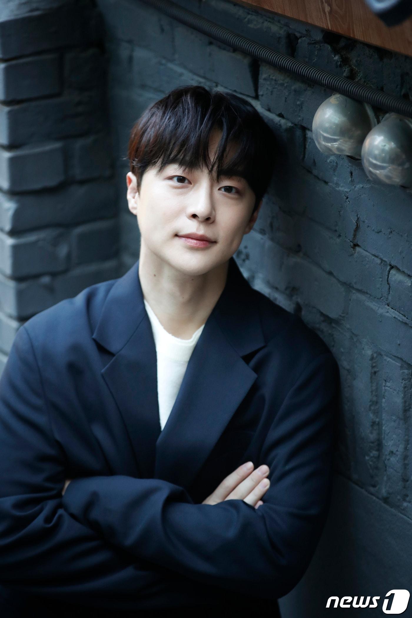 본문 이미지 - 배우 배인혁이 서울 종로구 삼청동의 한 카페에서 열린 인터뷰에 앞서 포즈를 취하고 있다. /뉴스1 ⓒ News1 권현진 기자