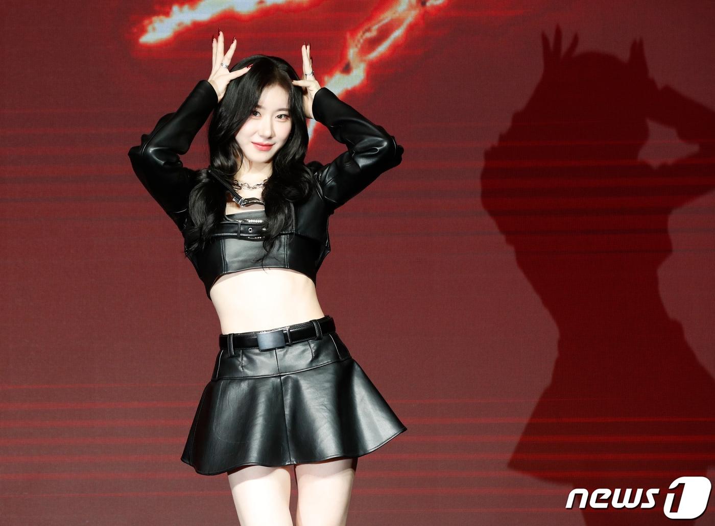 본문 이미지 - 그룹 있지(ITZY) 채령이 8일 오후 서울 영등포구 콘래드 호텔에서 진행된 새 미니 앨범 '본 투 비(BORN TO BE)' 발매 기념 쇼케이스에서 포즈를 취하고 있다. 2024.1.8/뉴스1 ⓒ News1 권현진 기자