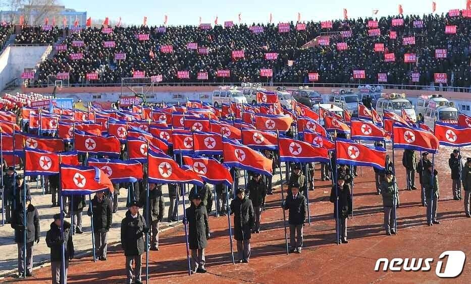 본문 이미지 - (평양 노동신문=뉴스1) = 북한 노동당 기관지 노동신문은 9일 평안남·북도, 황해남도, 함경북도, 양강도, 남포시 등에서 궐기대회를 열고 모든 부문, 모든 단위에서 5개년 계획 수행의 실천적 담보를 확보할 것을 촉구했다고 보도했다. [국내에서만 사용가능. 재배포 금지. DB 금지. For Use Only in the Republic of Korea. Redistribution Prohibited] rodongphoto@news1.kr