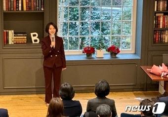 본문 이미지 - 이영 전 중기부 장관은 9일 서울 역삼동 북쌔즈에서 '다르게 탁월하게: 이영이 그려가는 혁신의 지도' 출판기념회를 개최했다. ⓒ News1 이민주 기자