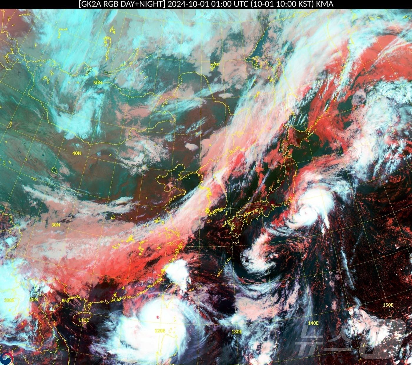 본문 이미지 - 10월 1일 오전 10시 기준 천리안위성 2A호로 본 동아시아 일기도. 하단에 태풍 끄라톤 모습이 선명하다. ⓒ 뉴스1