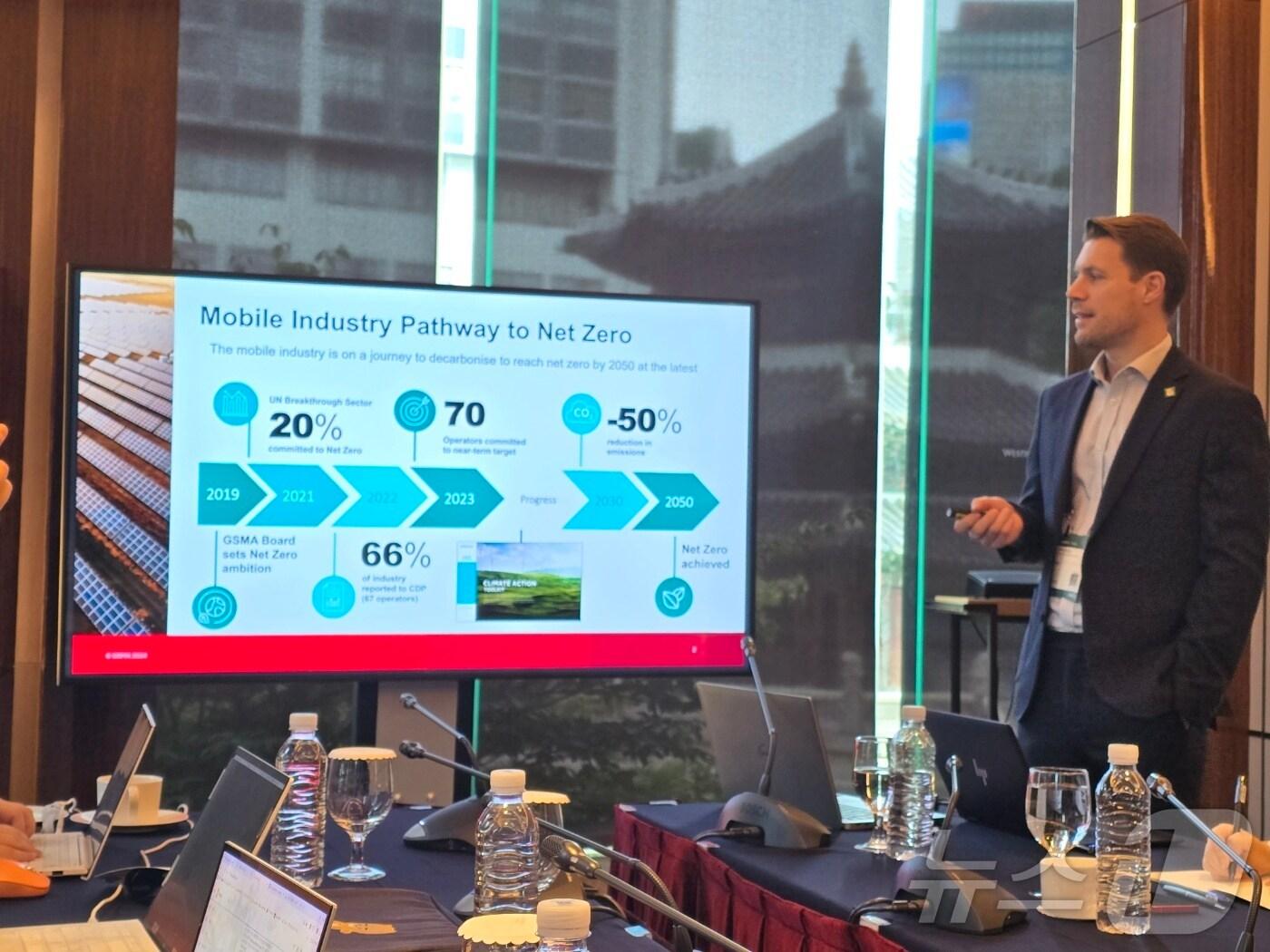 본문 이미지 - 스티븐 무어 세계이동통신사업자연합회(GSMA) 기후 행동 대표./뉴스1 양새롬 기자