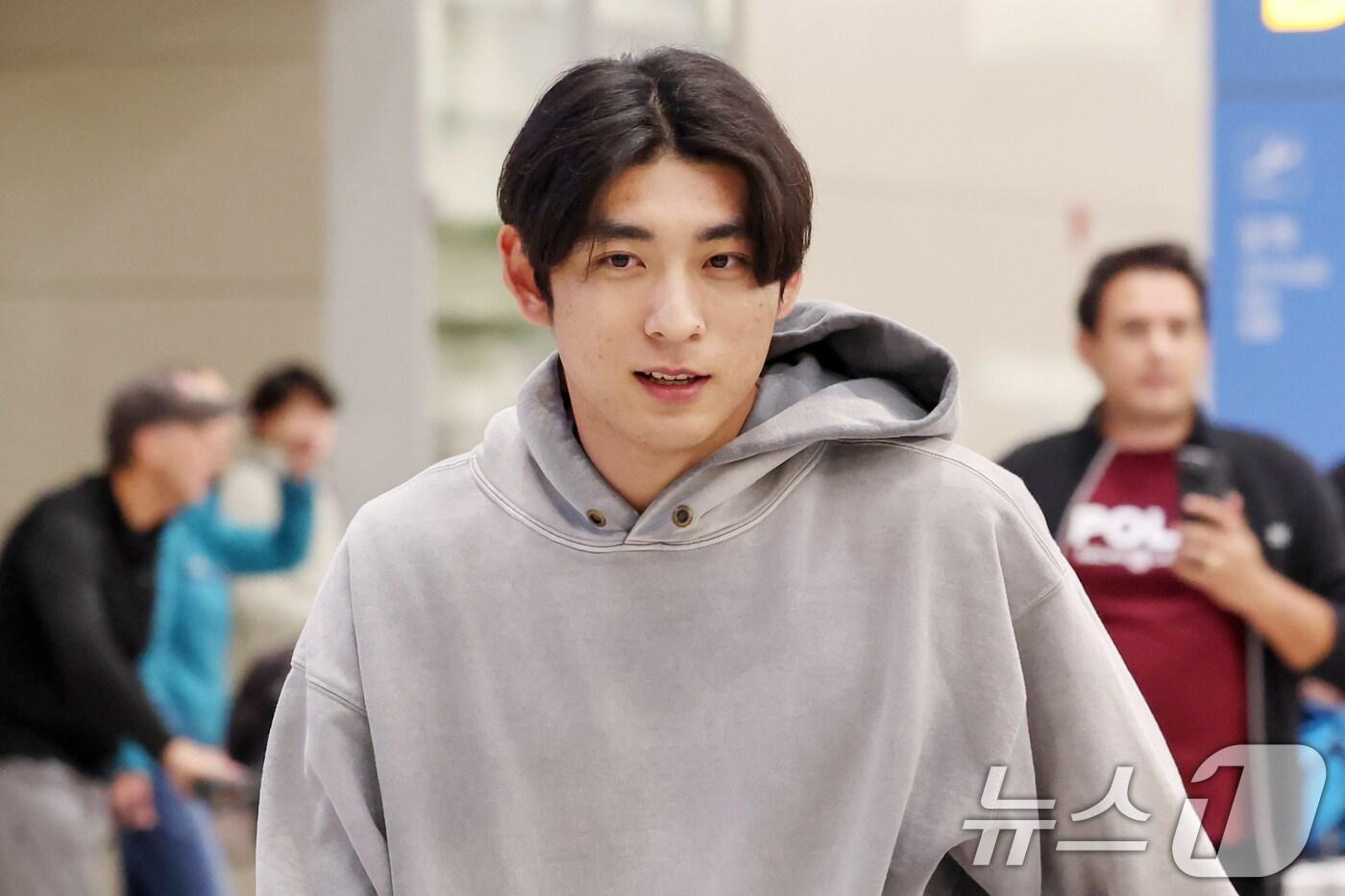 미국 메이저리그(MLB) 샌프란시스코 자이언츠에서 첫 시즌을 보낸 이정후가 1일 오후 인천국제공항을 통해 귀국하고 있다. 2024.10.1/뉴스1 ⓒ News1 민경석 기자