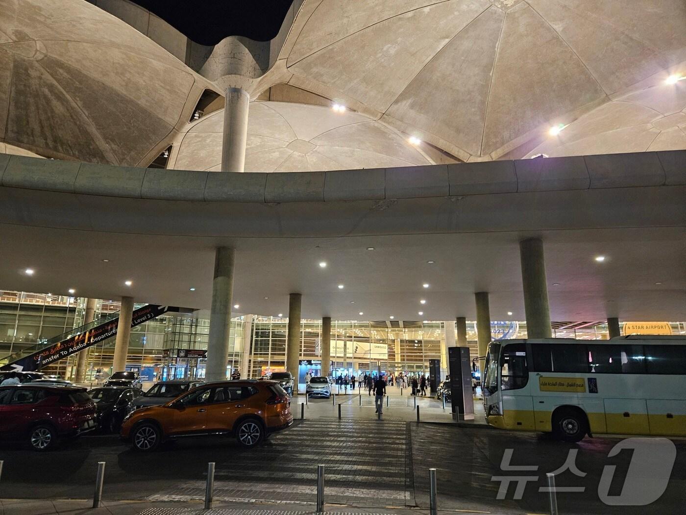 본문 이미지 - 평온한 분위기의 요르단 암만 퀸 알리아 공항 주변. /뉴스1ⓒ 뉴스1 김도용 기자