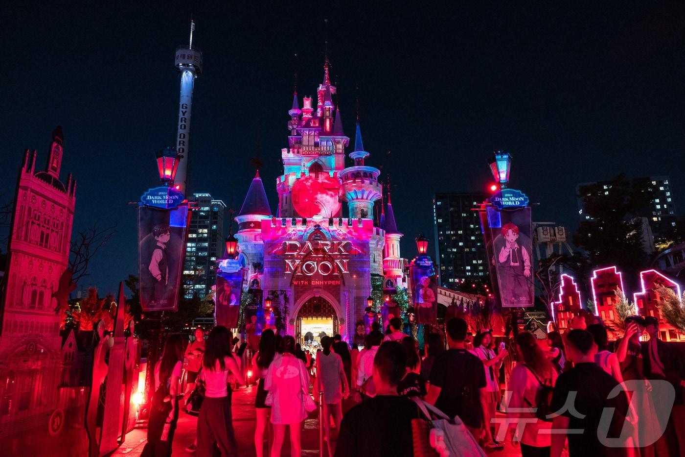 본문 이미지 - 아샤나 캐슬 맵핑쇼(롯데월드 어드벤처 제공)