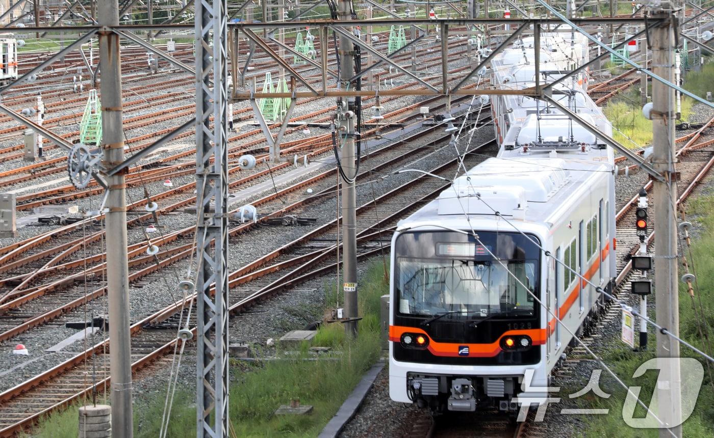 10일 오후 부산 금정구 부산교통공사 노포차량기지에 열차가 오가고 있다. 2024.10.10/뉴스1 ⓒ News1 윤일지 기자