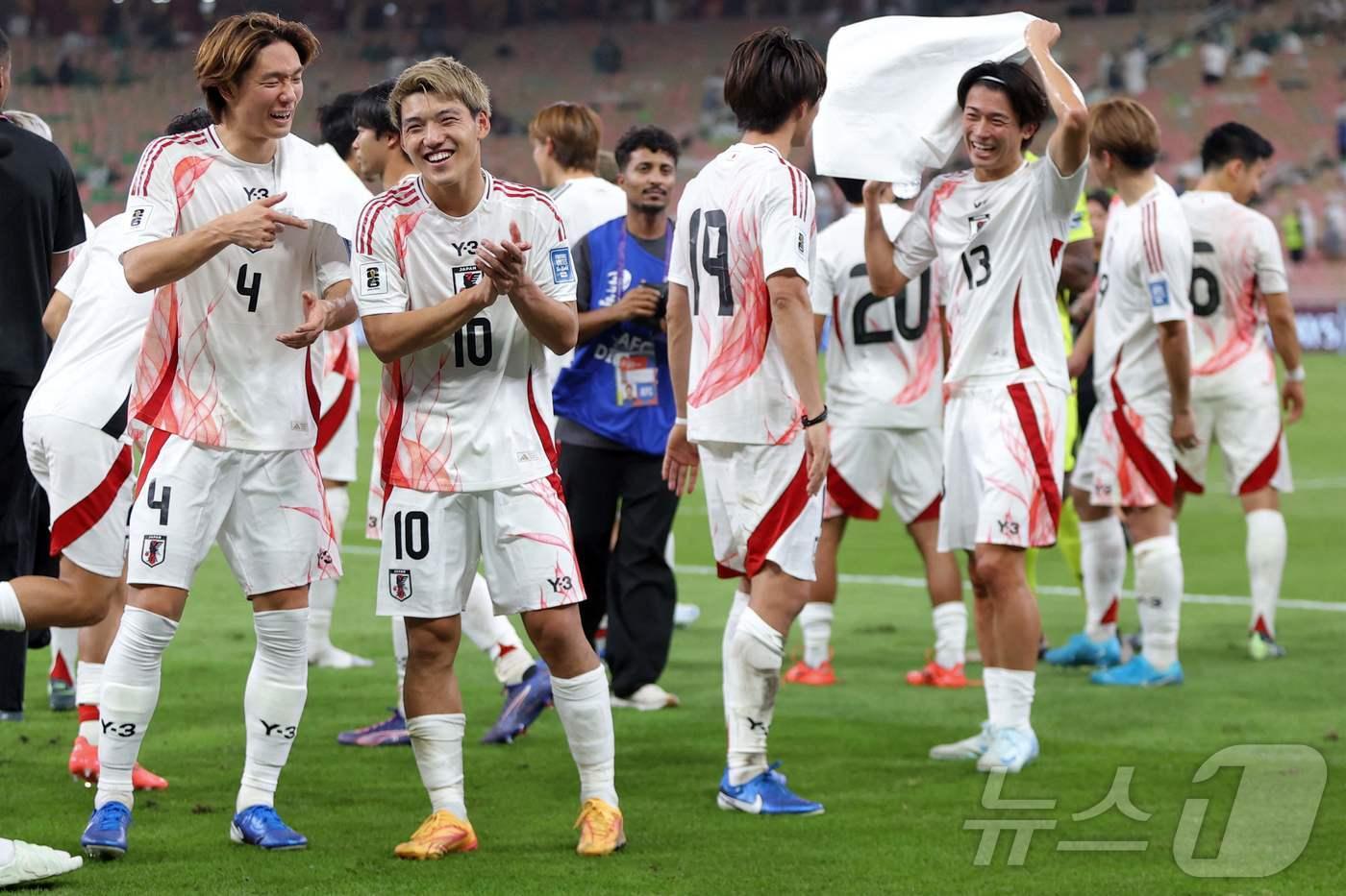 본문 이미지 - 사우디를 꺾은 일본 ⓒ AFP=뉴스1