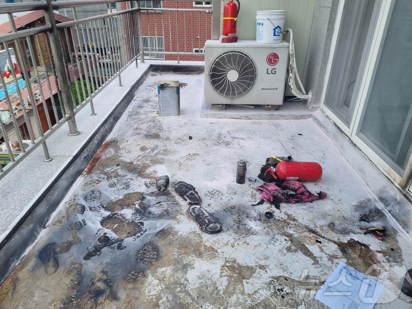 본문 이미지 - 11일  낮부산 연제구 연산동 근린생활시설 건물 화재 현장.(부산소방재난본부 제공)