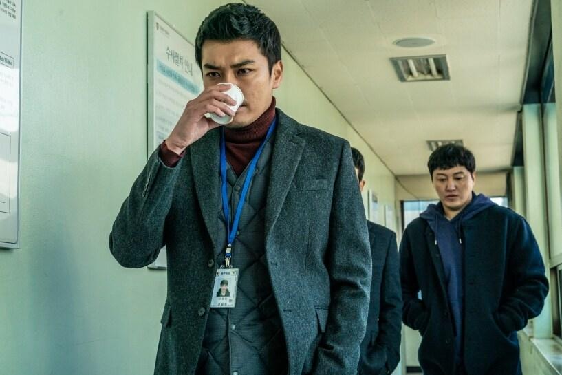 본문 이미지 - '더러운 돈에 손대지 마라' 스틸컷