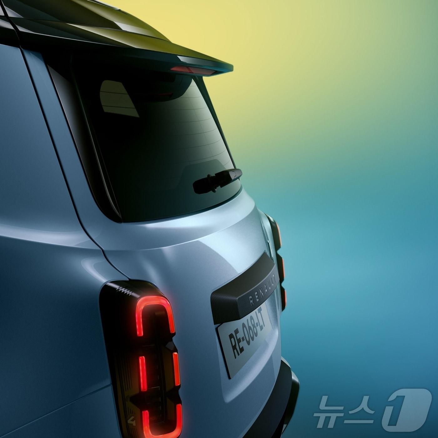 본문 이미지 - 14일 프랑스 파리에서 개막하는 &#39;2024 파리 모터쇼&#39;에서 처음 공개되는 &#39;르노-4 E-tech 일렉트릭&#39;의 모습&#40;르노그룹 제공&#41;. 2024.10.14.