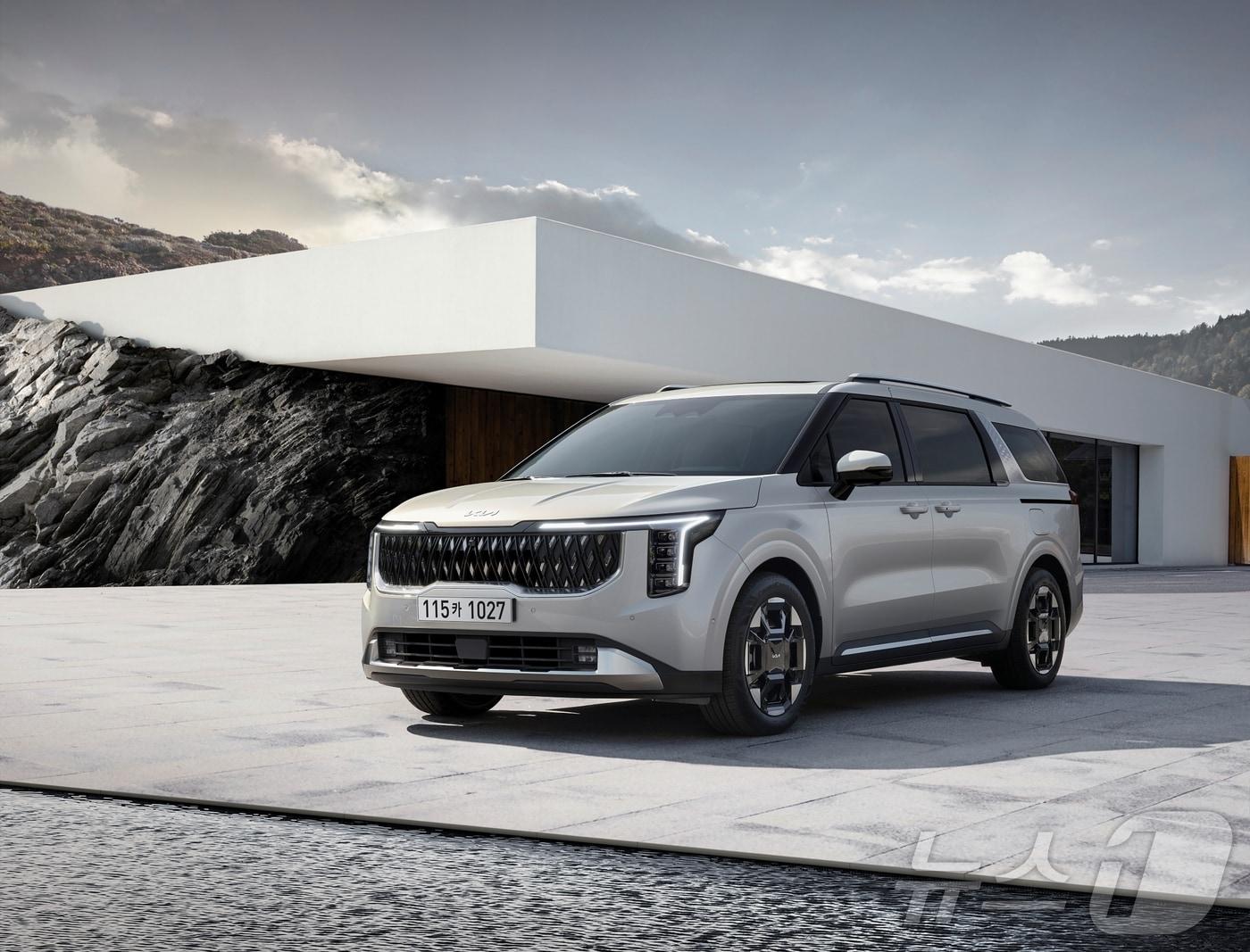 본문 이미지 - &#39;The&#40;더&#41; 2025 카니발&#39;의 외부 모습&#40;기아 제공&#41;. 2024.10.14.