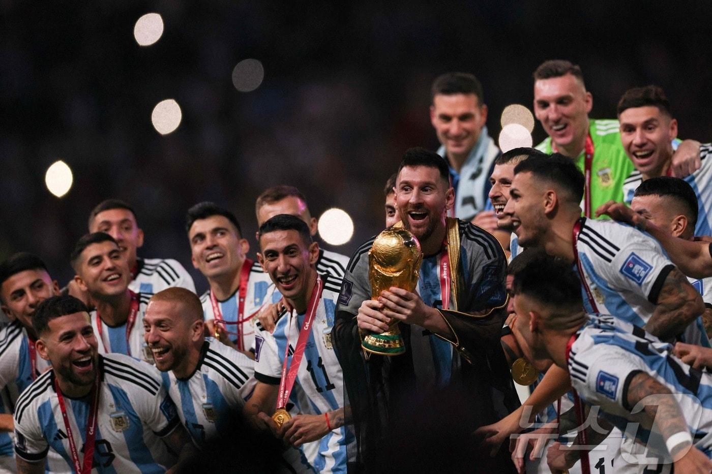 본문 이미지 - 아르헨티나는 2022 카타르 월드컵에서 통산 3번째 우승을 차지했다. ⓒ AFP=뉴스1