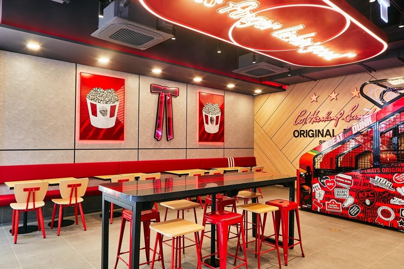 KFC가 24시간 운영하는 스페셜 매장 '건대입구역점'을 12일 오픈했다,(KFC 제공)