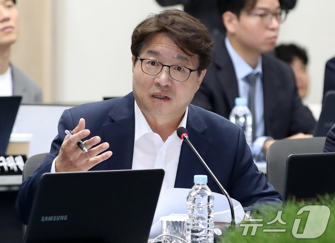 본문 이미지 - 염태영 더불어민주당 의원이 14일 오전 부산 연제구 부산시청에서 열린 국회 국토교통위원회의 부산시에 대한 국정감사에서 질의하고 있다. 2024.10.14/뉴스1 ⓒ News1 윤일지 기자