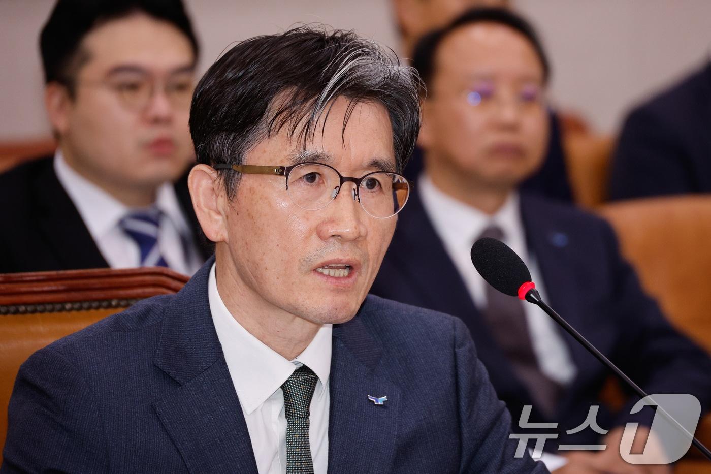 오동운 고위공직자범죄수사처장이 14일 오후 서울 여의도 국회 법제사법위원회에서 열린 공수처 국정감사에서 의원 질의에 답변하고 있다. 2024.10.14/뉴스1 ⓒ News1 안은나 기자