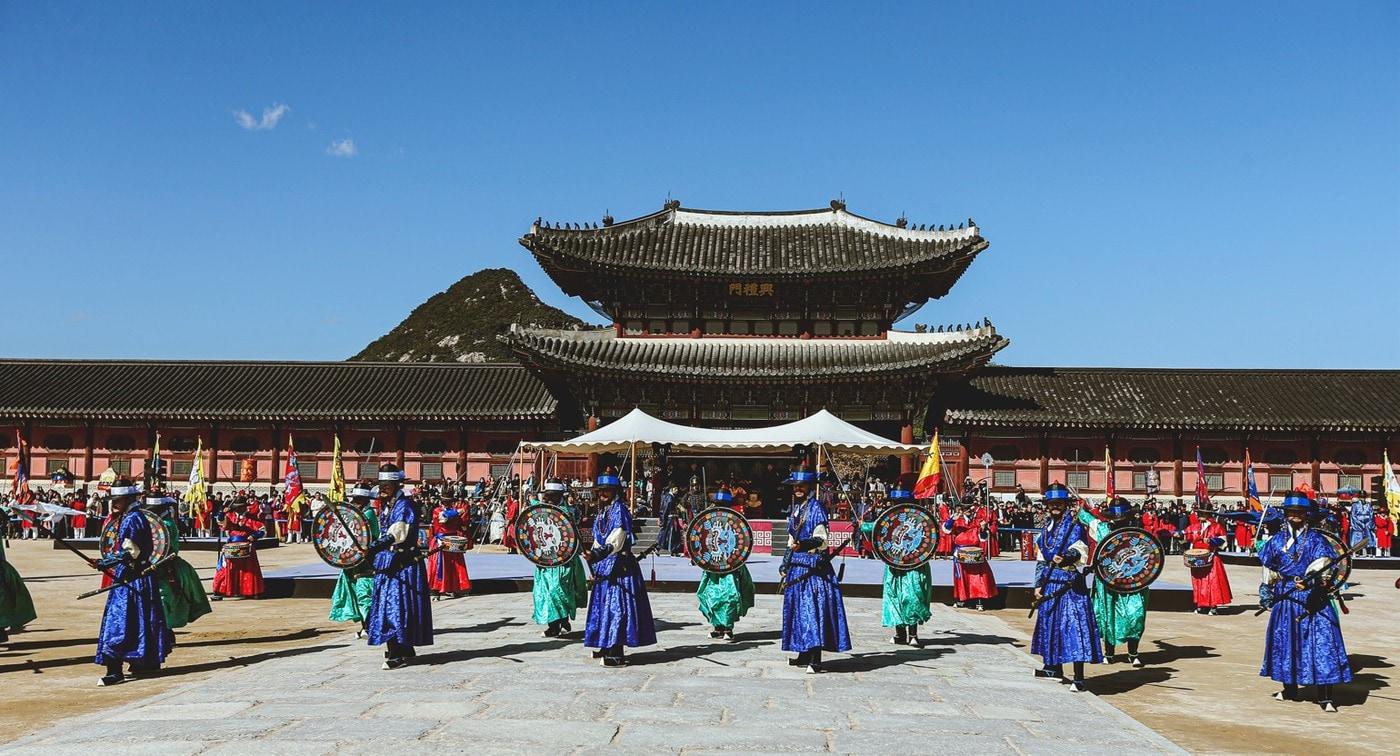 본문 이미지 - 지난해 경복궁에서 열린 첩종 행사 모습. 국가유산청 제공.