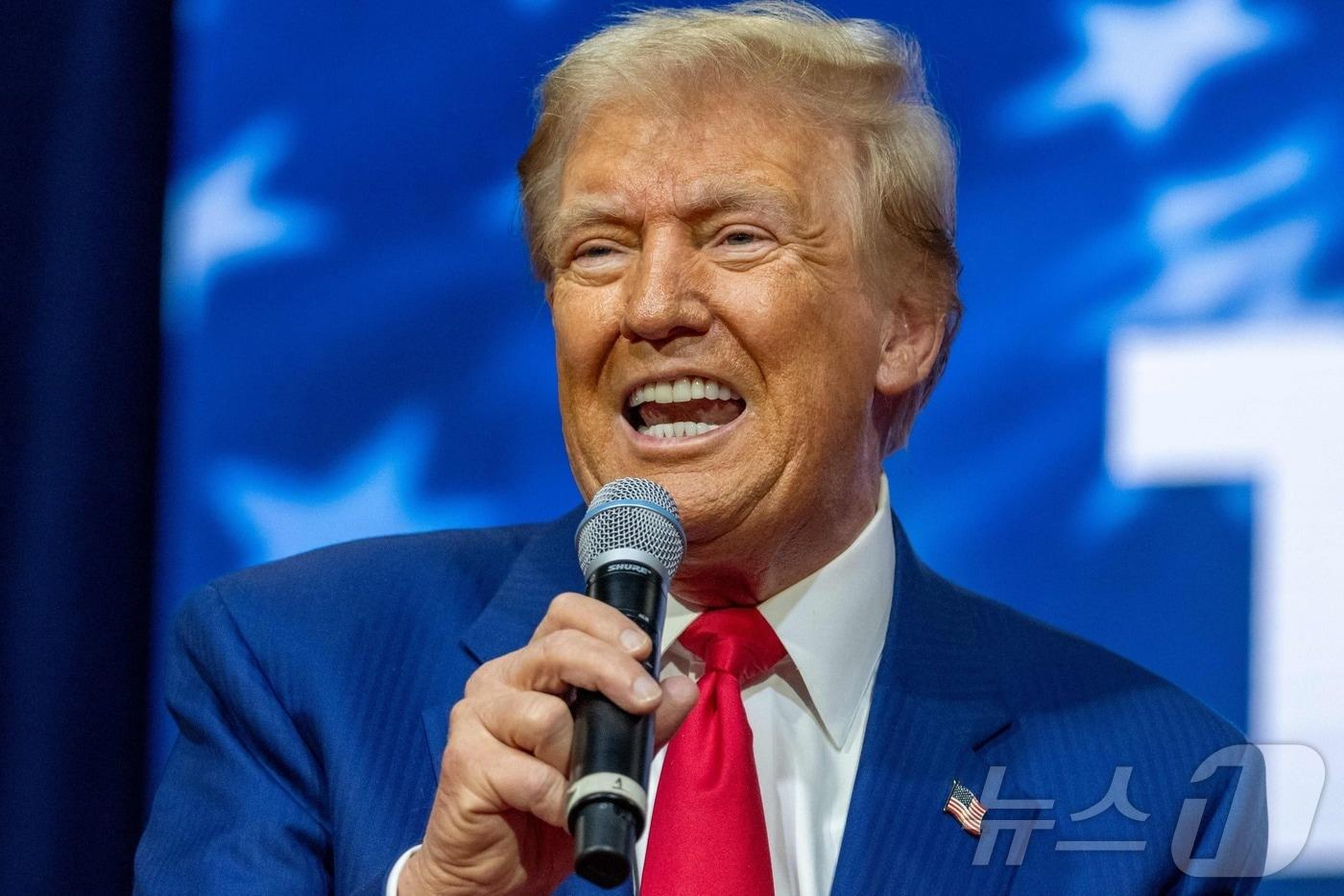 트럼프 지지율 오르자 비트코인, 76일만에 9000만원선 돌파[코인브리핑] - 뉴스1