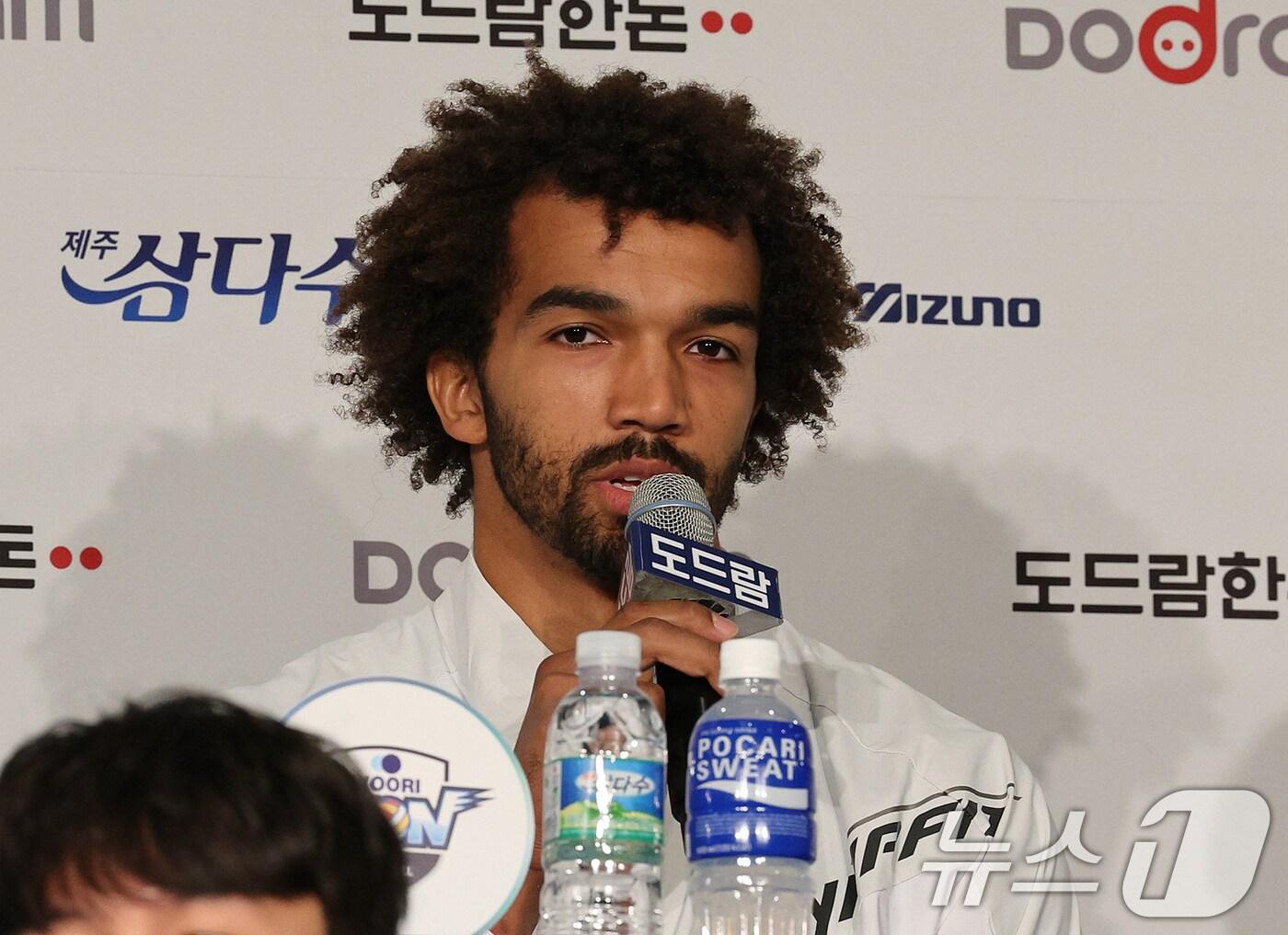 본문 이미지 - 지난 시즌 우리카드에서 활약했던 아히. 2024.10.15/뉴스1 ⓒ News1 장수영 기자