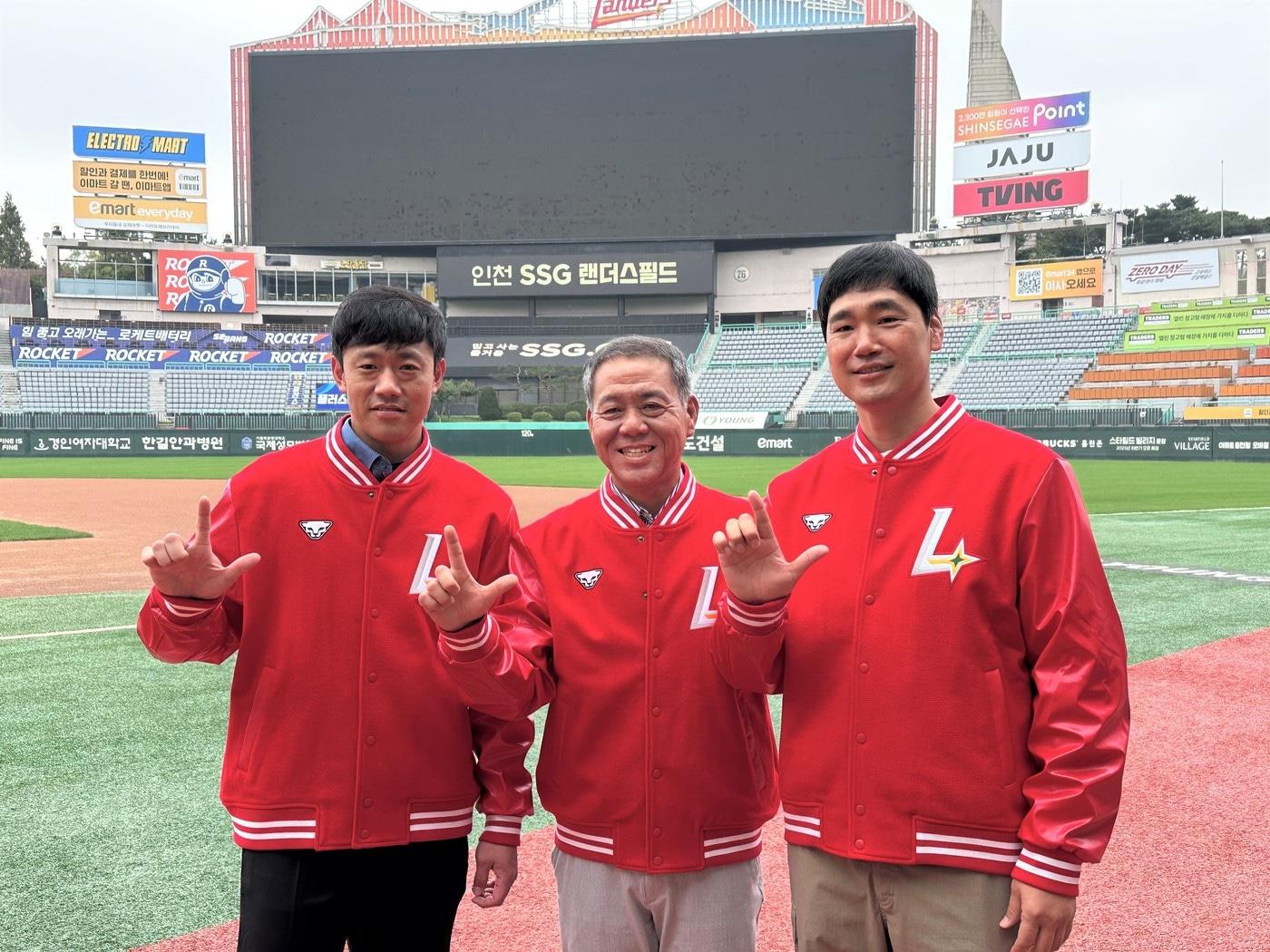 본문 이미지 -  SSG 랜더스 세리자와, 이영욱, 이명기 코치 신규 영입. (SSG 구단 제공)