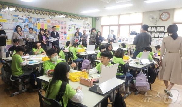 본문 이미지 - 익산 영만초등학교, 수업 모습.(전북교육청 제공)/뉴스1