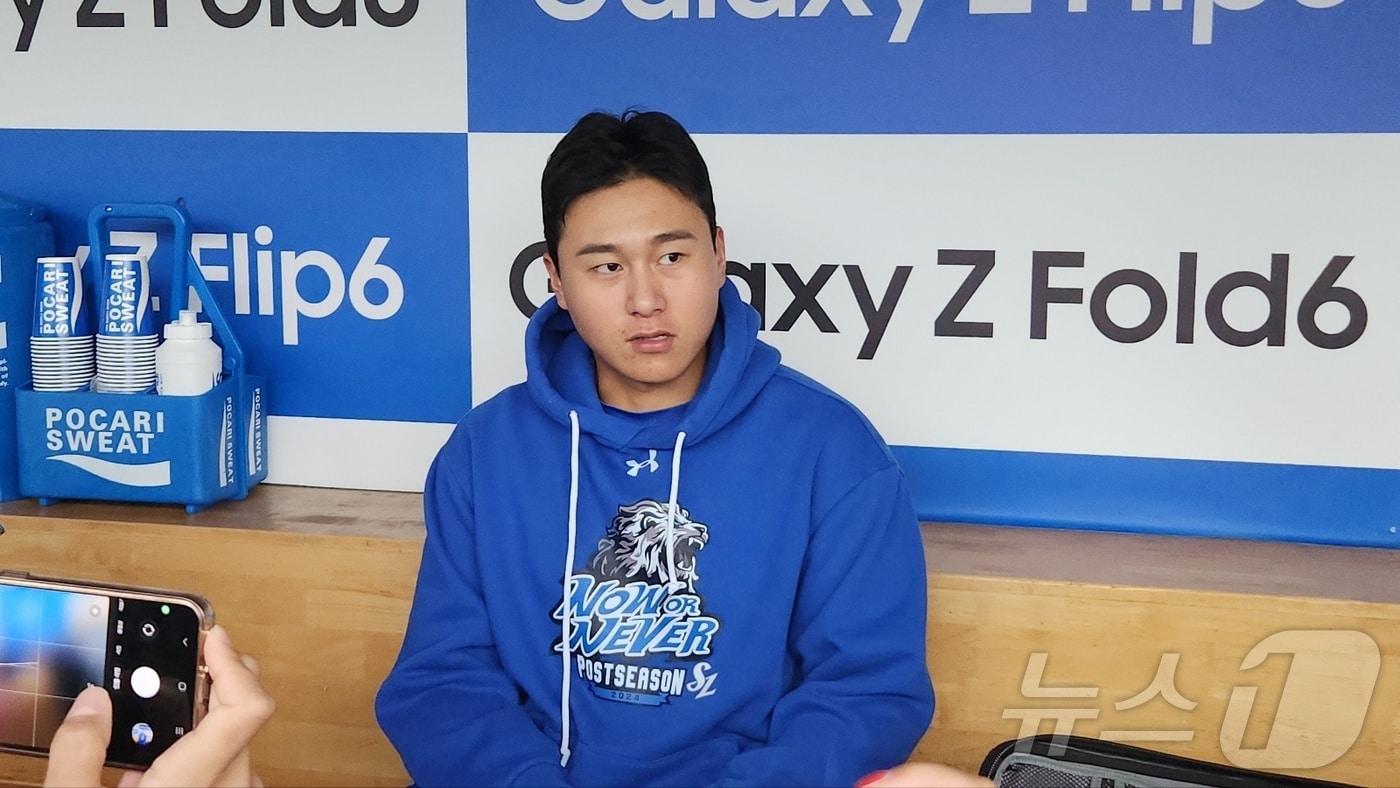 본문 이미지 - 15일 대구 LG전을 앞두고 취재진과 인터뷰를 가진 이승현. ⓒ News1 이재상 기자