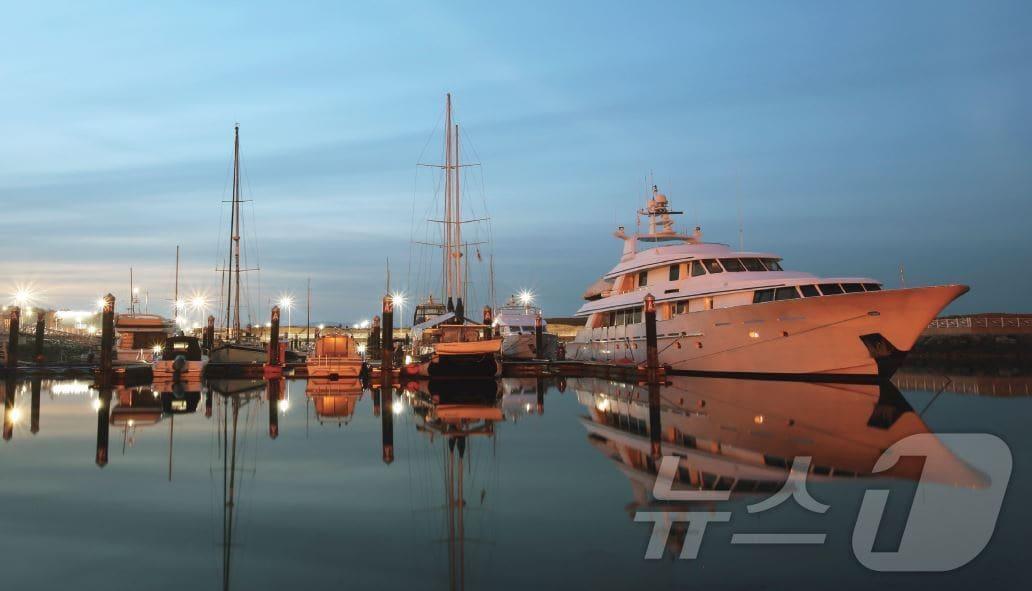 본문 이미지 - 여수 이순신 마리나의 야경&#40;출처: marina.saekyung.co.kr&#41;