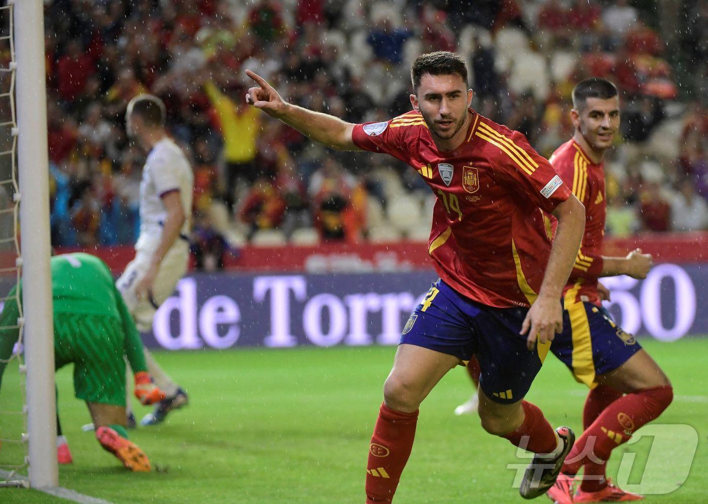 스페인은 16일(한국시간) 열린 2024-25 UEFA 네이션스리그 리그A 4조 4차전에서 세르비아를 3-0으로 이겼다. ⓒ AFP=뉴스1