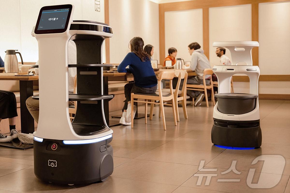 본문 이미지 - 미국 캘리포니아에 본사를 둔 베어로보틱스의 자율주행 서빙로봇.(대구시 제공)