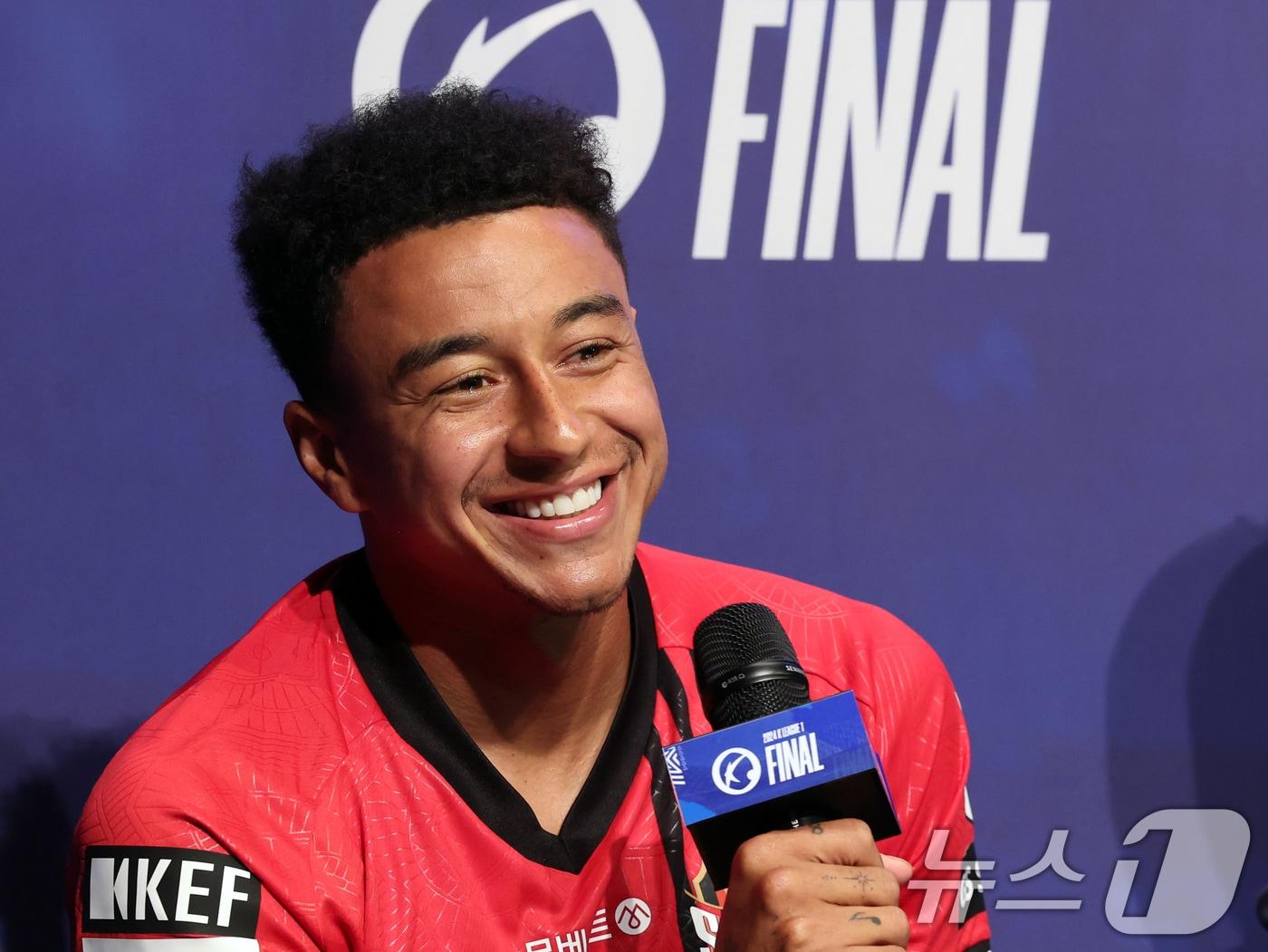 본문 이미지 - FC서울 린가드가 16일 오후 서울 마포구 누리꿈스퀘어에서 열린 &#39;하나은행 K리그1 2024 파이널라운드 미디어데이&#39;에서 포부를 밝히고 있다. 2024.10.16/뉴스1 ⓒ News1 황기선 기자