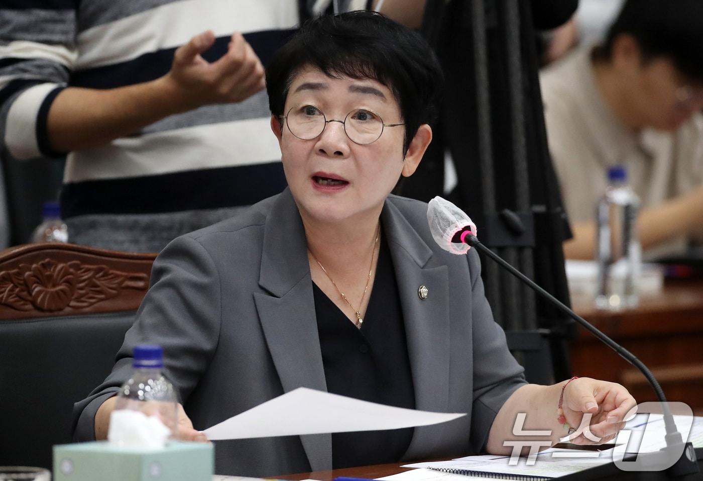 박정현 더불어민주당 의원&#40;대전 대덕구&#41;이 17일 오전 경북도청에서 열린 2024년도 국회 행정안전위원회 국정감사에서 질의하고 있다. 2024.10.17/뉴스1 ⓒ News1 공정식 기자