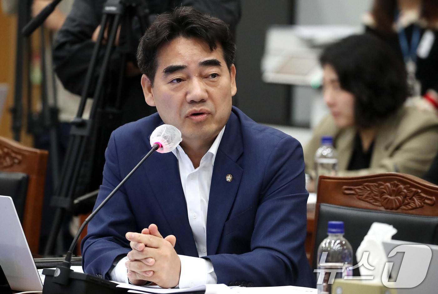 이성권 국민의힘 의원&#40;부산 사하구갑&#41;이 17일 오전 경북도청에서 열린 2024년도 국회 행정안전위원회 국정감사에서 질의하고 있다. 2024.10.17/뉴스1 ⓒ News1 공정식 기자