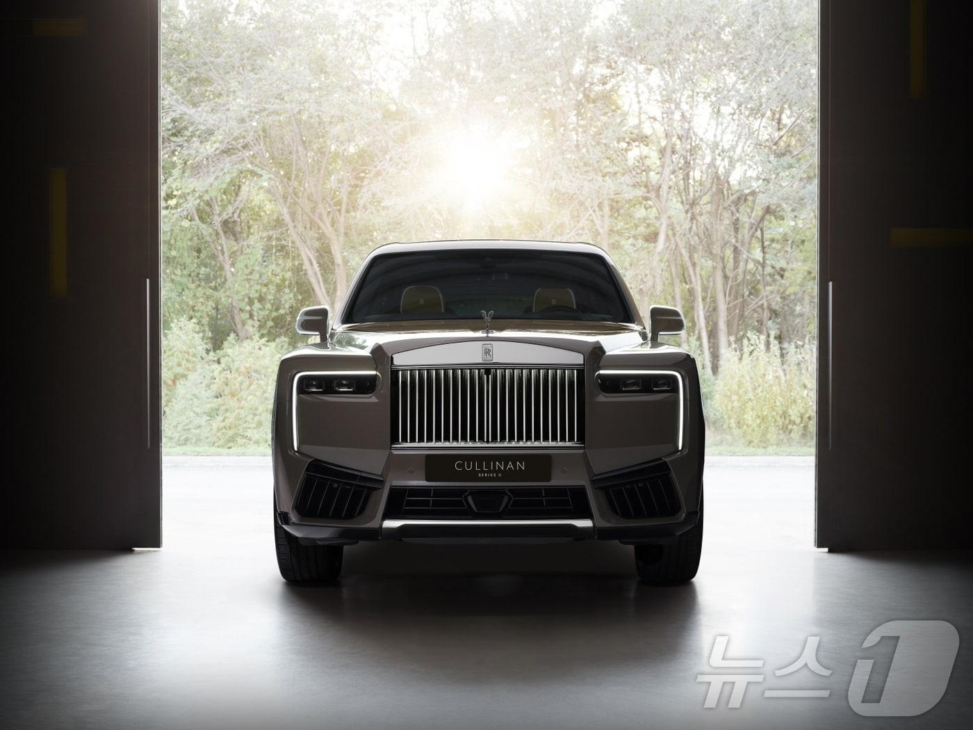 본문 이미지 - 롤스로이스 대표 슈퍼 럭셔리 스포츠유틸리티차(SUV) '컬리넌 시리즈Ⅱ' (롤스로이스모터카 제공)