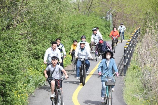 본문 이미지 - 증평 오천자전거길.(증평군 제공)/뉴스1