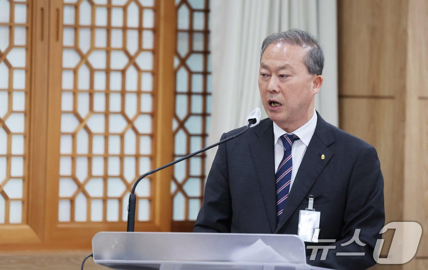 양오봉 전북대 총장이 17일 오후 광주시교육청에서 열린 국회교육위 국정감사에서 업무보고를 하고 있다. 2024.10.17/뉴스 ⓒ News1 김태성 기자