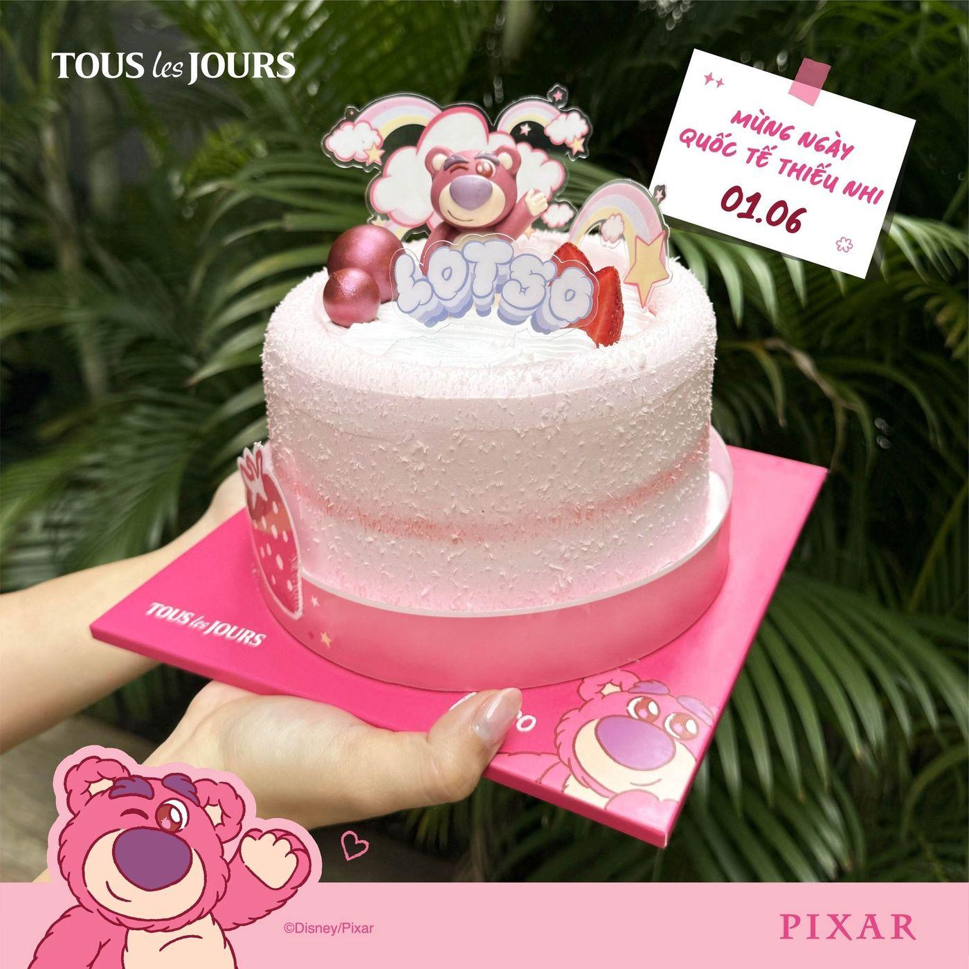 본문 이미지 - 베트남 코코넛 첨가한 디즈니·픽사 컬래버 '랏소' 베어 케이크(CJ푸드빌 제공). 