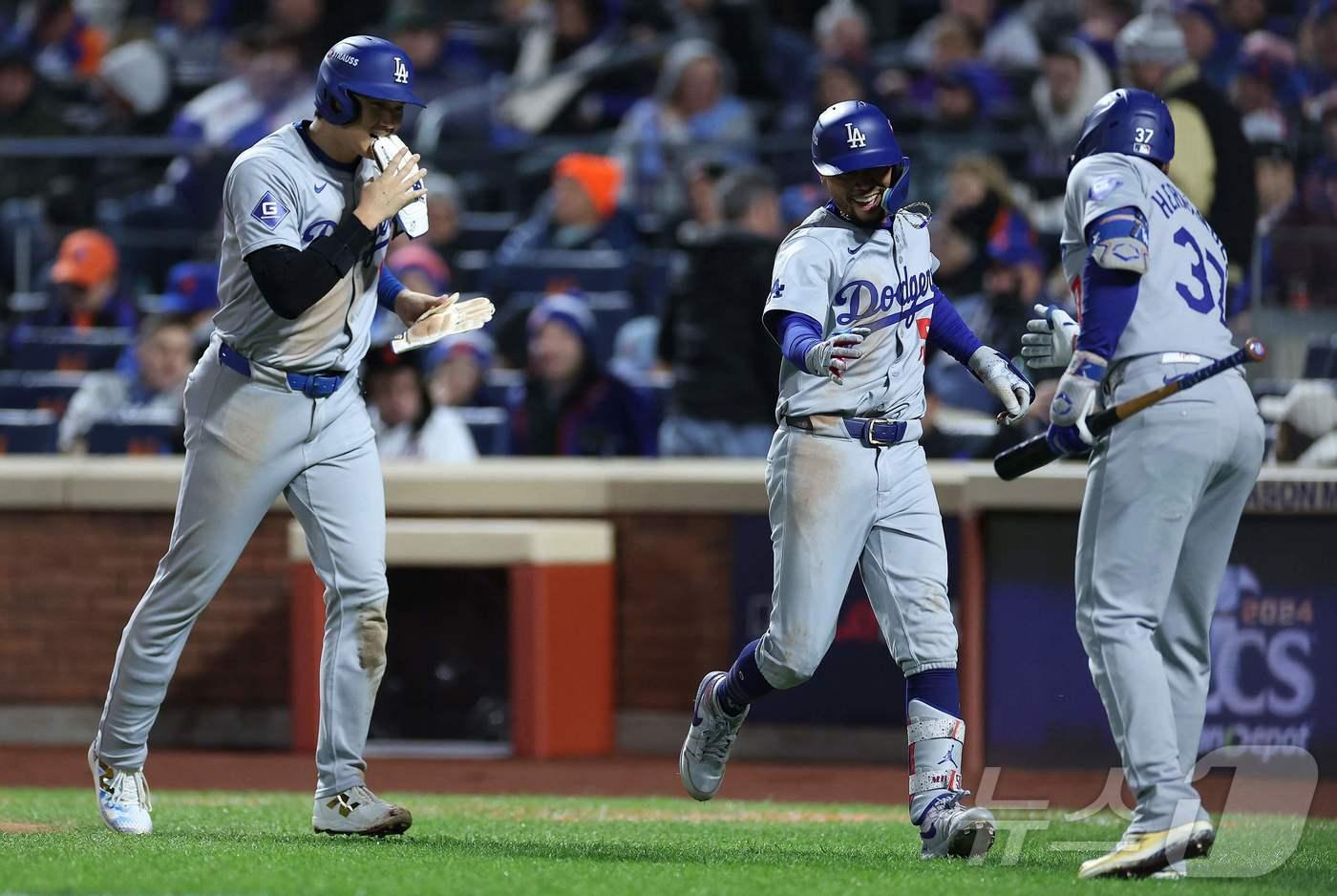 본문 이미지 - LA 다저스가 18일(한국시간) 열린 2024 메이저리그 NLCS 4차전 뉴욕 메츠와의 경기에서 10-2로 이겼다. ⓒ AFP=뉴스1