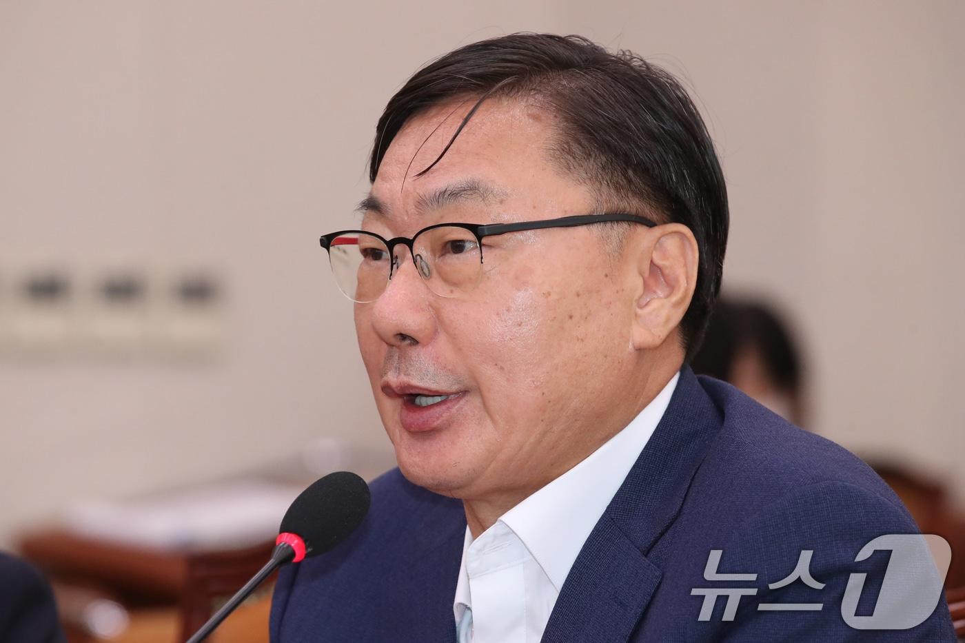 본문 이미지 - 이화영 전 경기도평화부지사가  지난 2024년 10월2일 오전 서울 여의도 국회 법제사법위원회 전체회의장에서 열린 박상용 수원지검 부부장검사 탄핵소추사건 조사 청문회에 출석해 정청래 위원장의 질의에 답하고 있다. 2024.10.2 ⓒ 뉴스1 이광호 기자