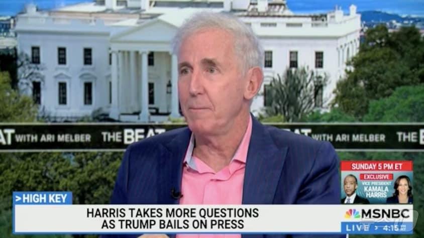 본문 이미지 - 도널드 트럼프 전 미국 대통령의 저서 &#39;협상의 기술&#39;을 대필한 작가 토니 슈워츠가 19일&#40;현지시간&#41; MSNBC와 인터뷰하는 모습.&#40;MSNBC 갈무리&#41;.