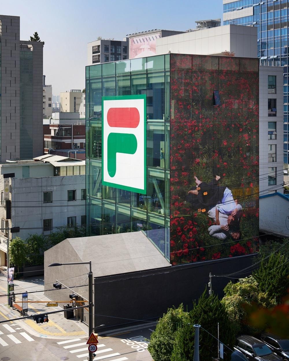 본문 이미지 - 휠라가 프리미엄 브랜드 휠라플러스를 국내 공식 출시했다.(휠라플러스제공)