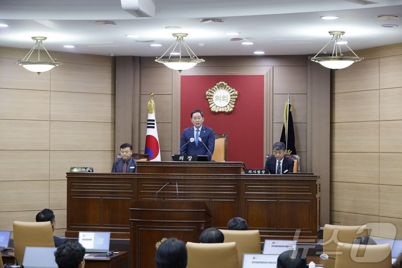 본문 이미지 - 21일 전북자치도 임실군의회가 제341회 임시회를 개회하고 있다.(의회제공)2024.10.21/뉴스1