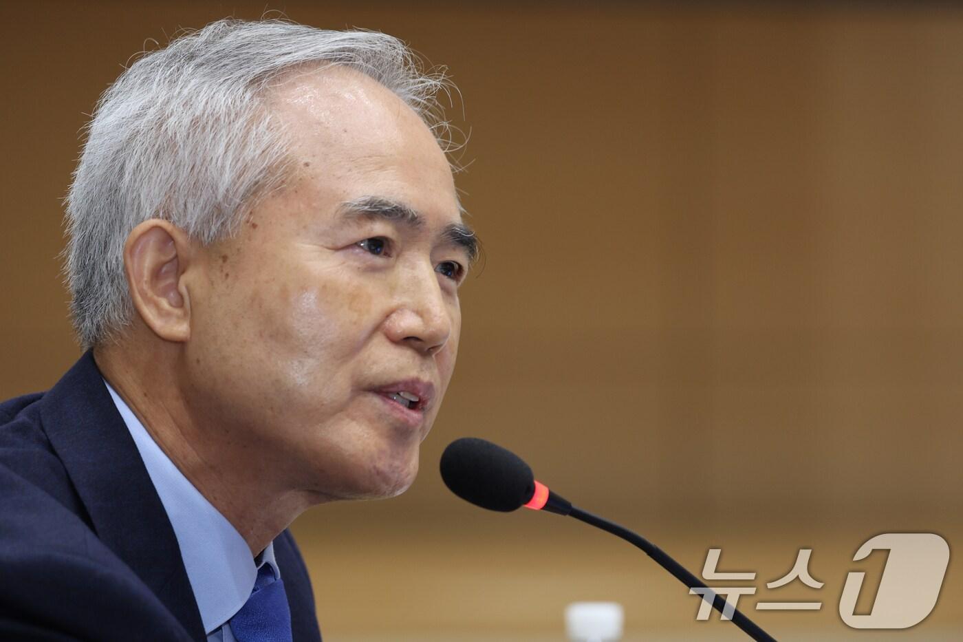 본문 이미지 - 양부남 더불어민주당 의원이 21일 오전 전남도청에서 열린 국회 교육위원회 국정감사에서 김영록 도지사에게 질의하고 있다. 2024.10.21/뉴스1 ⓒ News1 김태성 기자